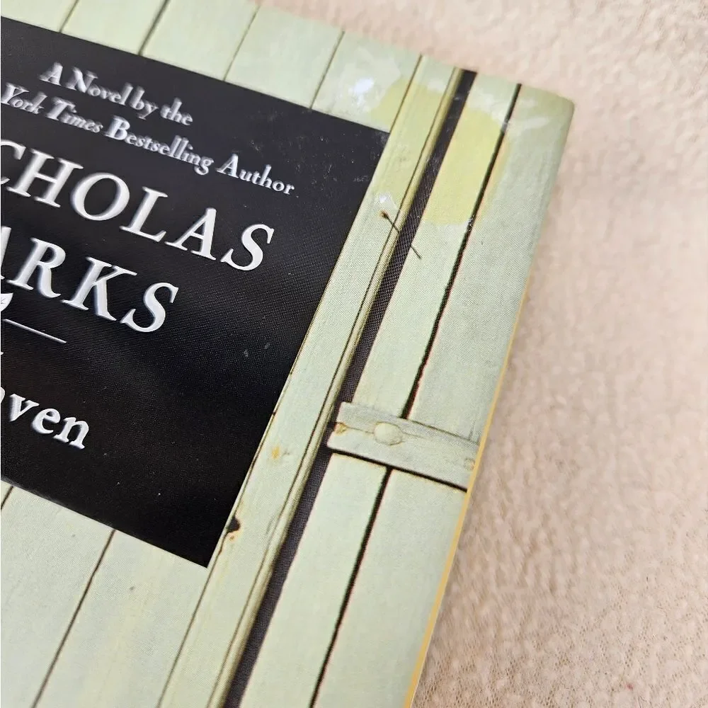 Nicholas Sparks Safe Haven Hardback Book